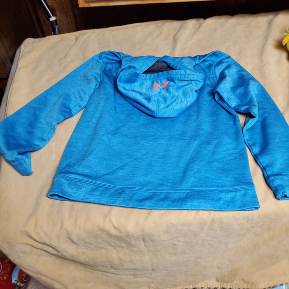 Size 10 12  Big Boys Under Armour sweatshirt - Picture 4 of 4